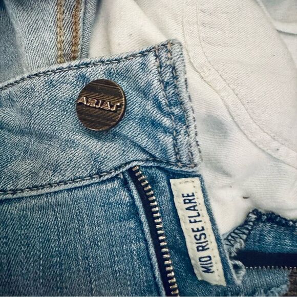 Ariat R.E.A.L Hallie Flare Jean Mid-Rise Light Wash Denim Size 28R - Picture 5 of 13